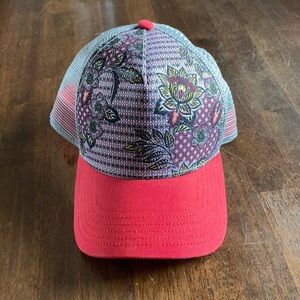 Prank La Viva trucker hat